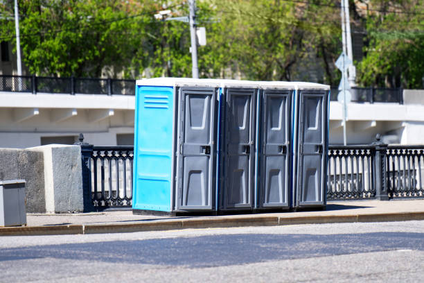 Porta potty delivery and setup in New Baltimore, MI